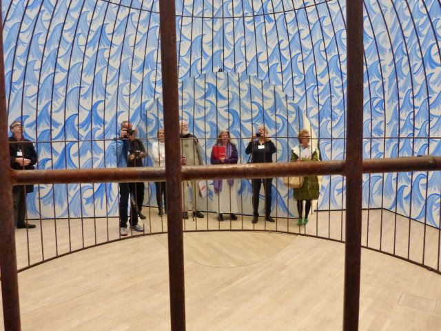 Jeppe Hein, "Cage and Mirror", (Installationsfragment), Kunstmuseum Wolfsburg. Foto © Urszula Usakowska-Wolff