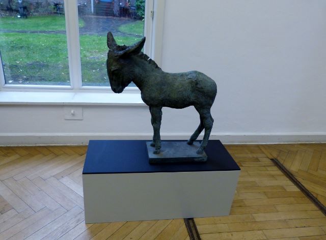 Renée Sintenis, Der Esel von Seelow, 1927. Ausstellung "Renée Sintenis. Berliner Bildhauerin (1988 – 1965)". Foto © Urszula Usakowska-Wolff
