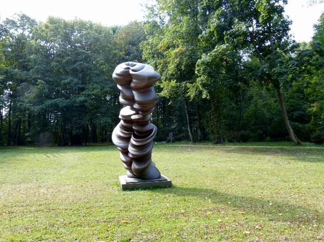 Tony Cragg, Luke, 2008, Bronze. Ausstellung "Sculpture", CRP Orońsko, 2016. Foto © Urszula Usakowska-Wolff