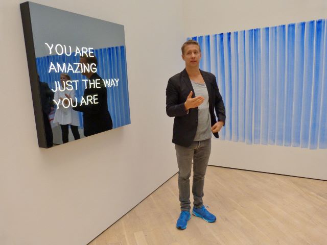 Jeppe Hein in der Ausstellung "This Way, Kunstmuseum Wolfsburg, 12.11.2015. Foto © Urszula Usakowska-Wolff