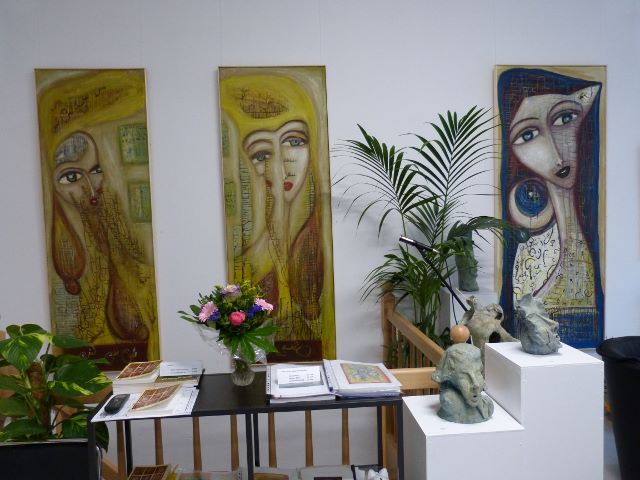 Shahla Aghapour, Bilder und Skulpturen, ART Galerie Benakohell, Foto © Urszula Usakowska-Wolff